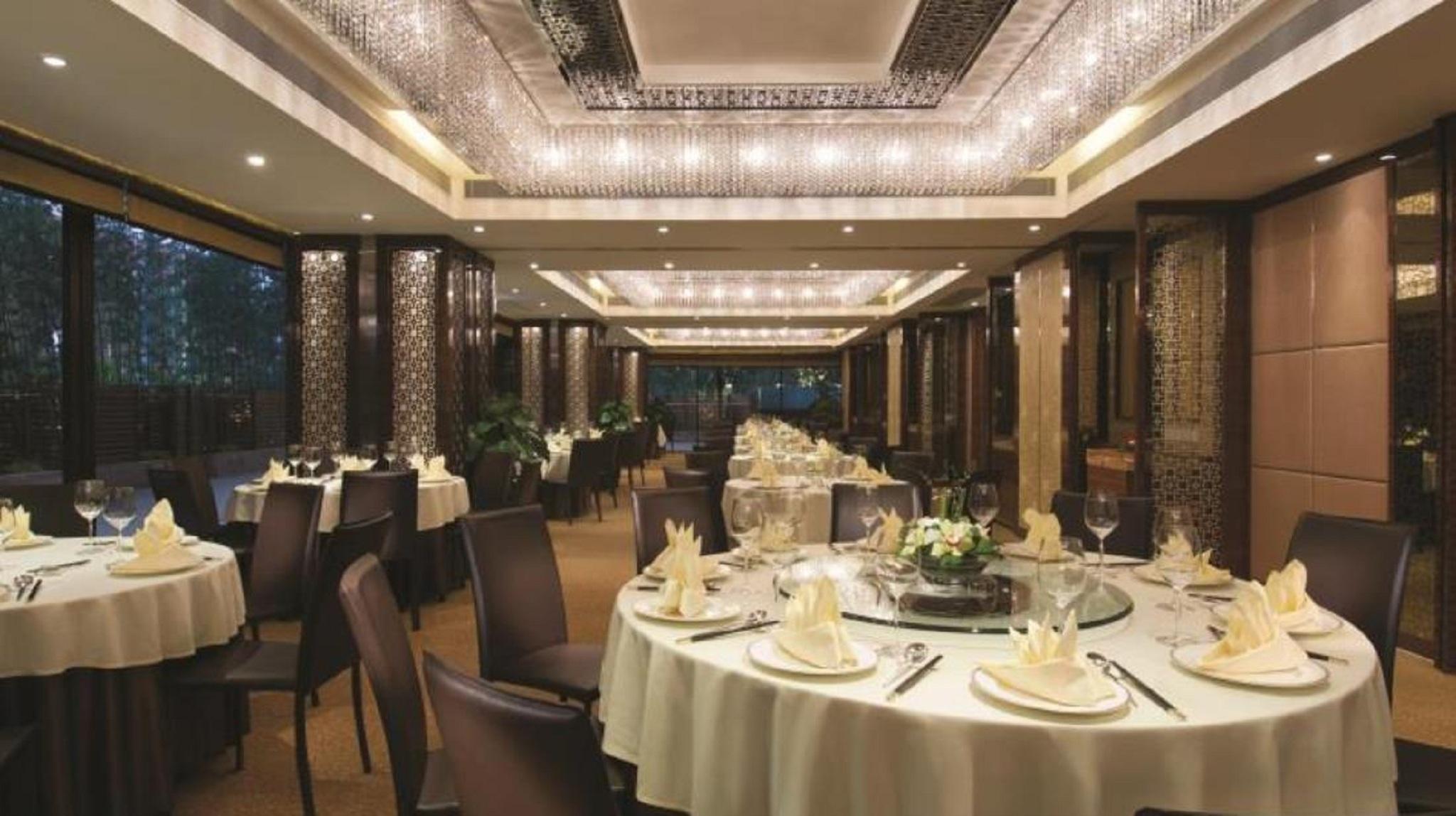 Royal Park Hotel Hong Kong Exterior photo The interior of the restaurant