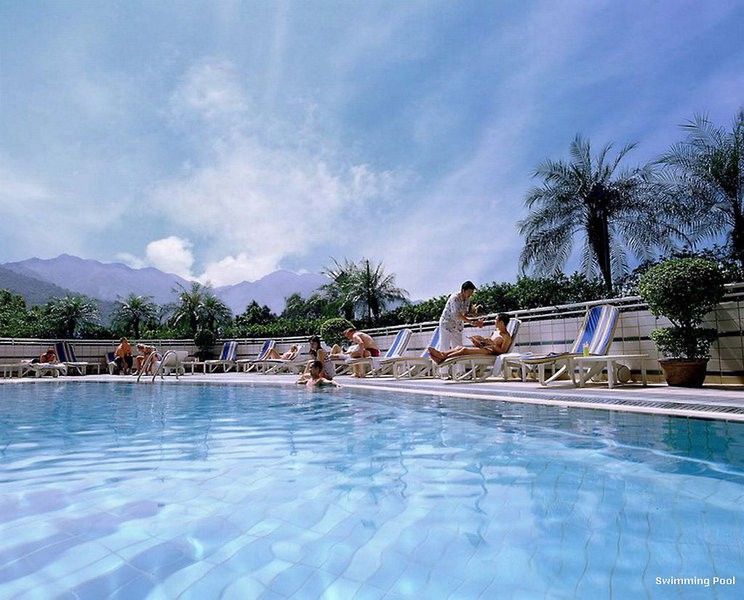 Royal Park Hotel Hong Kong Facilities photo The swimming pool at the hotel